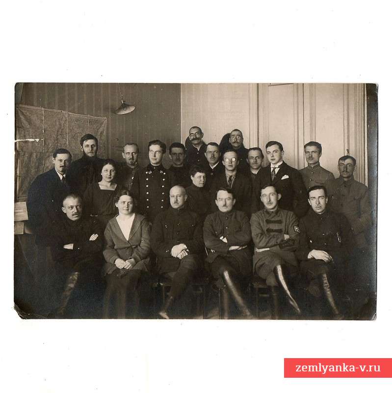 Раннее фото гражданских и военных лиц, начало 1920-х гг