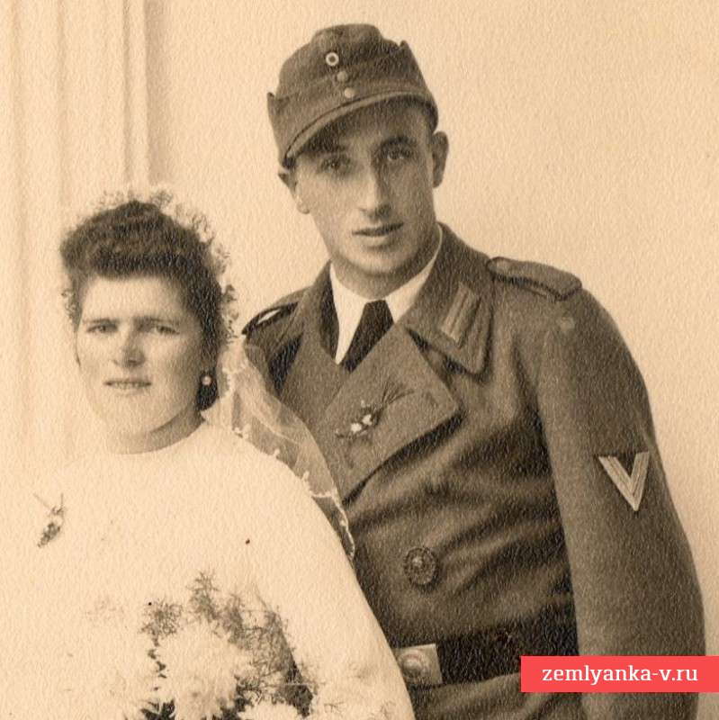 Свадебное фото самоходчика Вермахта со знаком за ранение