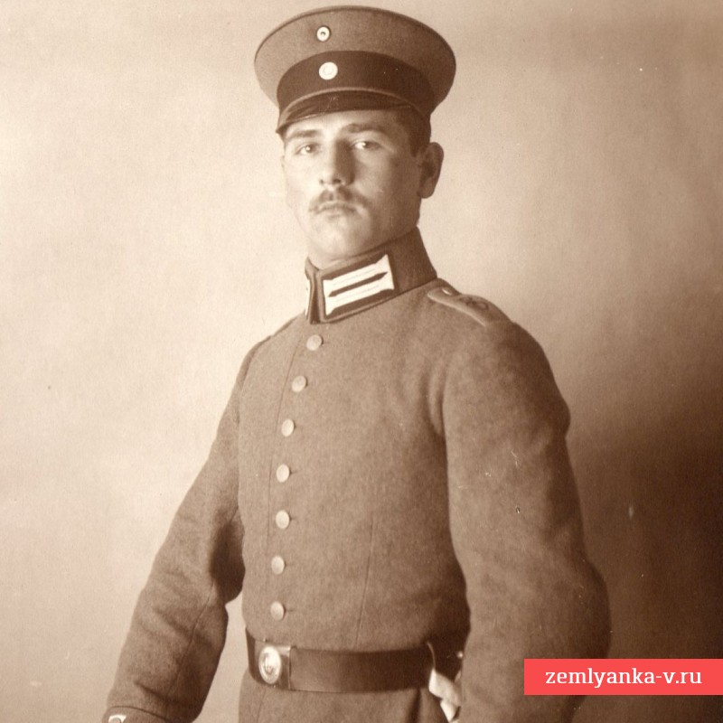 Фото нижнего чина 8-го пехотного полка кайзеровской армии со штыком