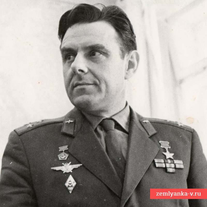 Фото Героя Советского союза космонавта В.М. Комарова
