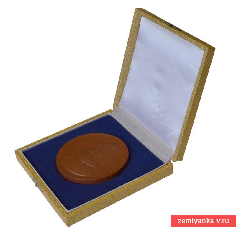 Керамическая медаль в память Карла Маркса, Мейсен