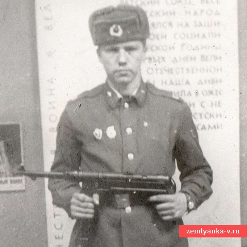 Фото советского солдата с автоматом МР-40