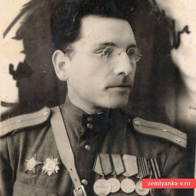 Фото старшего лейтенанта РККА с боевыми наградами