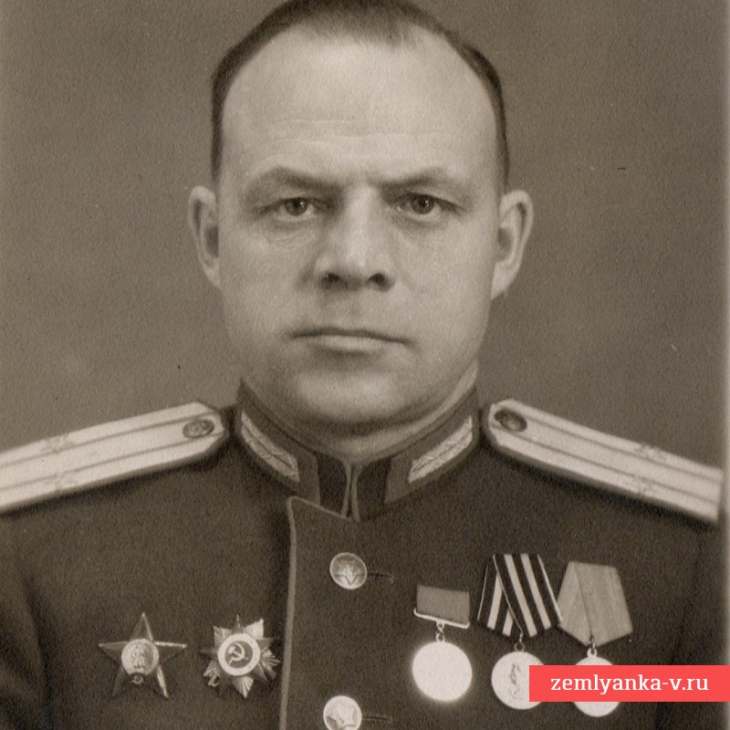 Фото подполковника РККА с боевыми наградами