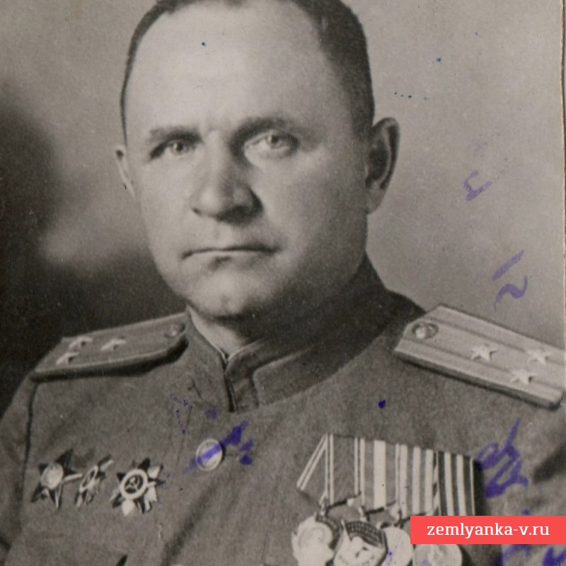 Фото полковника И.С. Васильковского с боевыми наградами