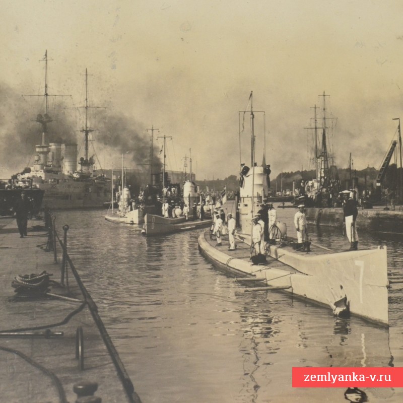 Фото строя немецких подводных лодок на базе в Wilhelmshaven