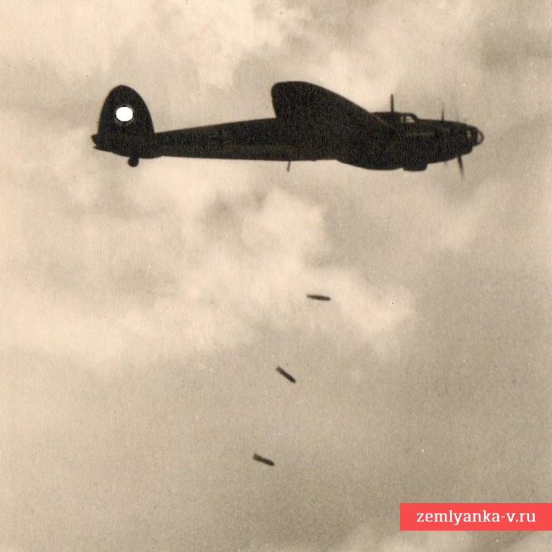 Фото-открытка «He 111 во время бомбометания»