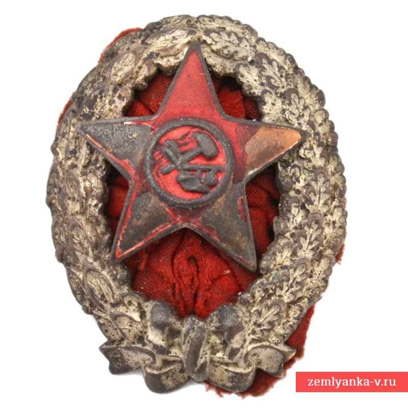 Знак красного командира РККА на красной розетке