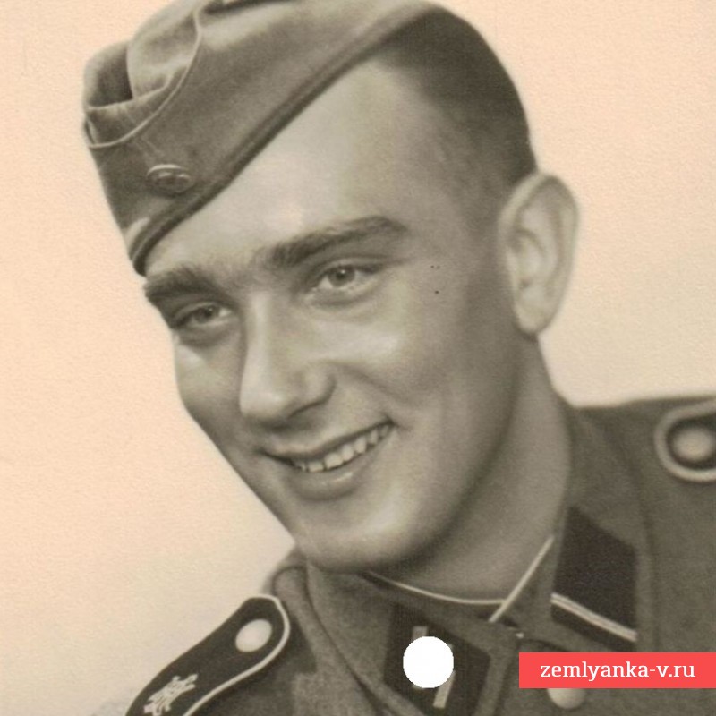 Фото нижнего чина дивизии «Лейбштандарт CC Адольф Гитлер»