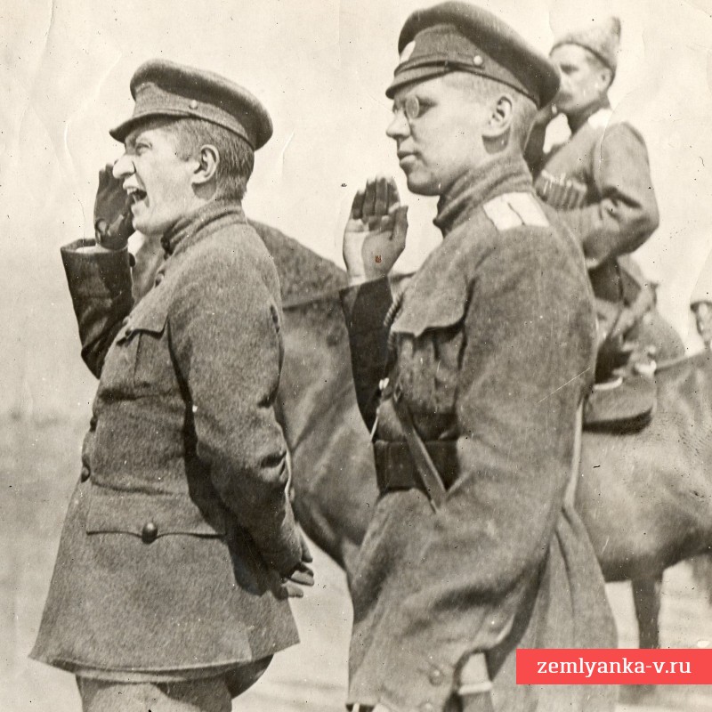 Пресс-фото А. Керенского перед войсками, 1917 г.