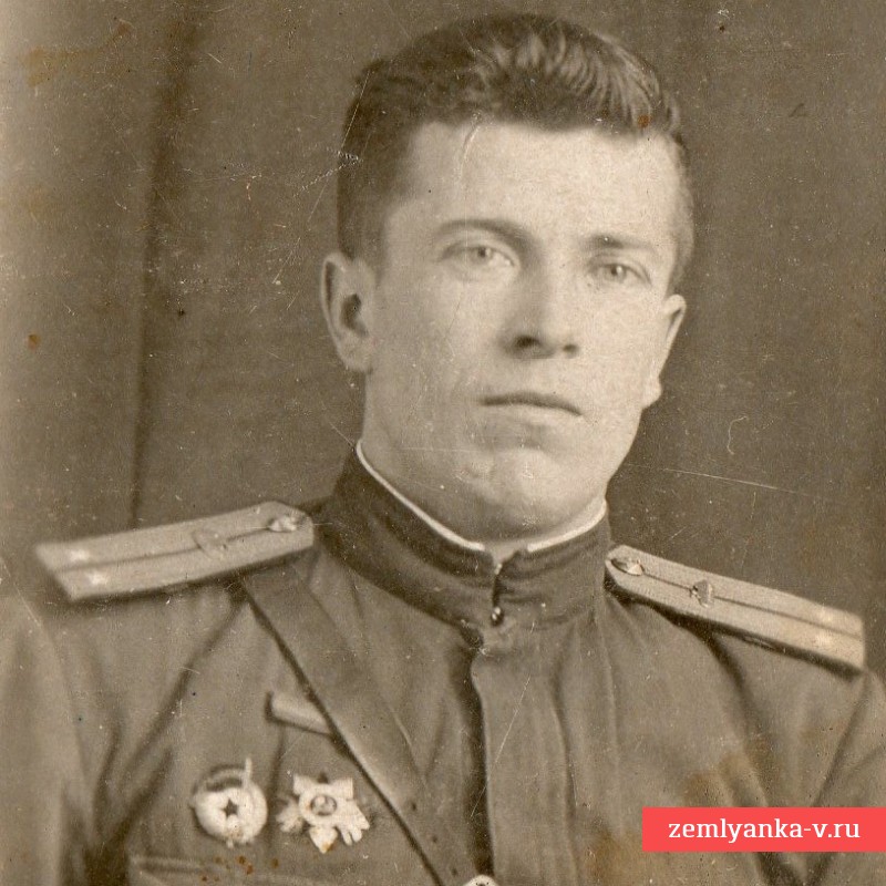Фото гвардии лейтенанта АБТВ РККА на документ, 1944 г.