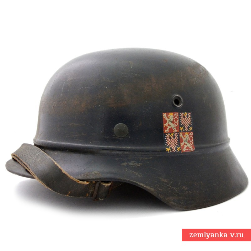 Каска служащих полиции и ПВО Протектората Богемии и Моравии