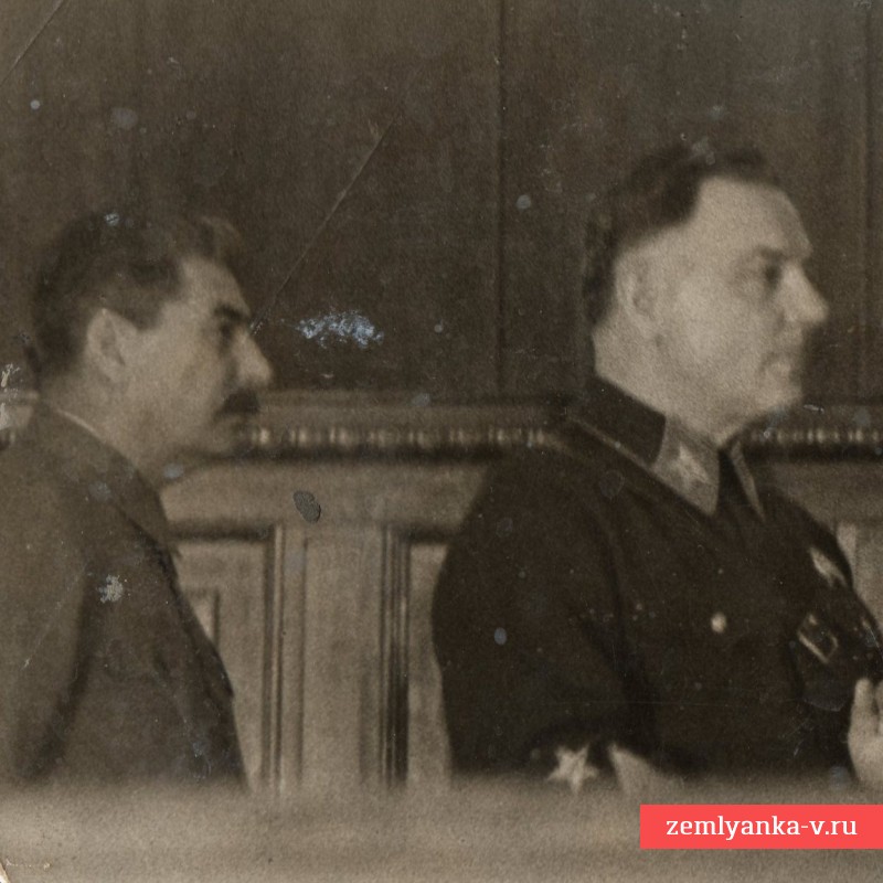 Фото И. Сталина, К. Ворошилова, В. Молотова и Л. Кагановича на трибуне