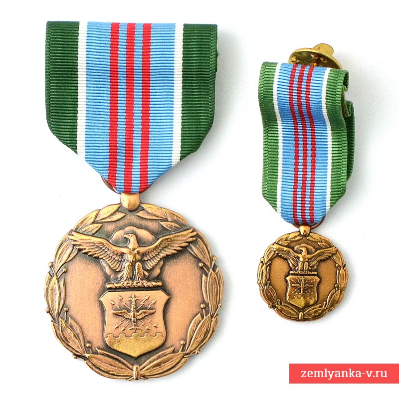 Медаль ВВС США за образцовую гражданскую службу, с миниатюрой