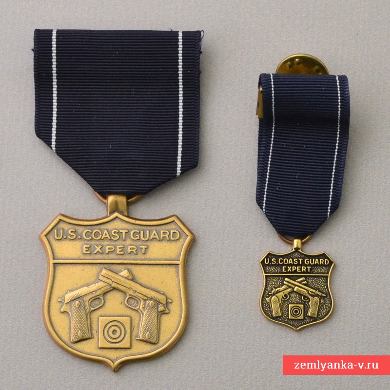 Медаль Береговой охраны США эксперта стрельбы из пистолета, с миниатюрой