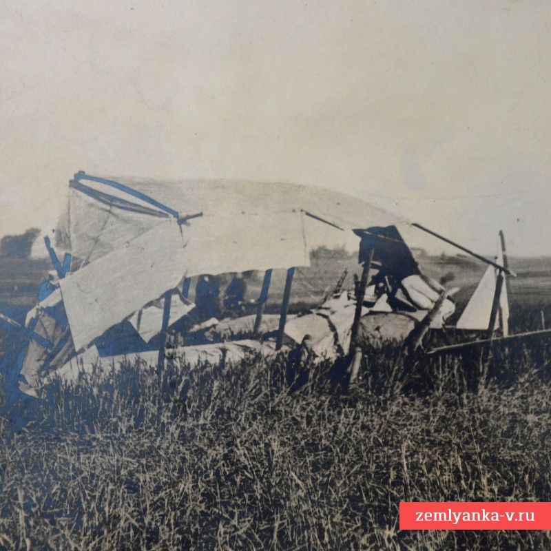 Большеформатное фото сбитого французского аэроплана