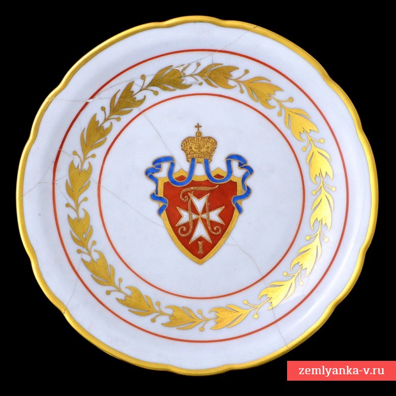 Тарелка с изображением жетона в память 100-летия Павловского военного училища