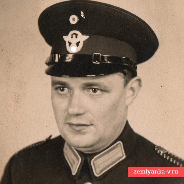 Портретное фото унтер-вахмистра немецкой полиции