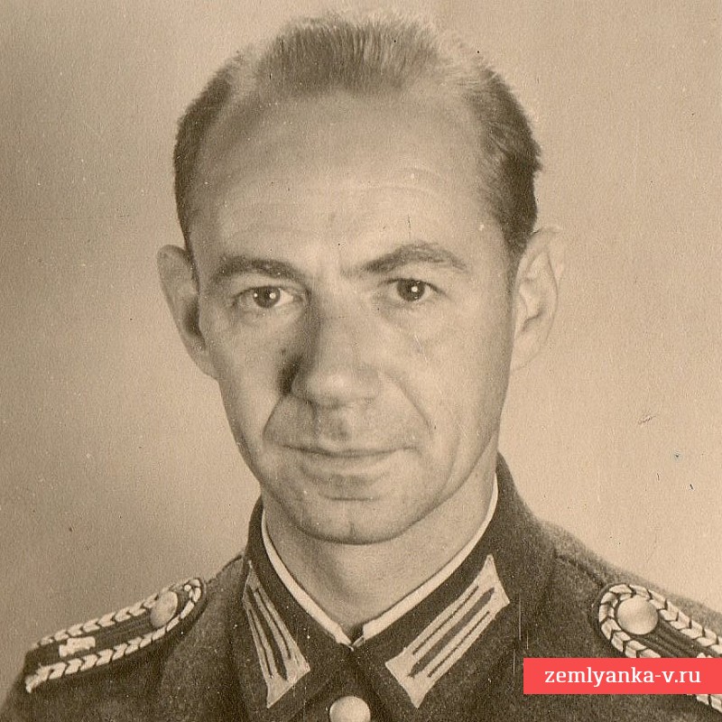 Портретное фото полицай-вахмистра полиции порядка 3 Рейха