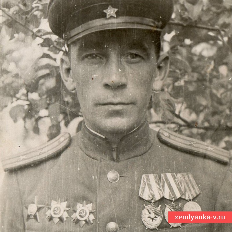 Фото майора артиллерии Шатохина В.С. с боевыми наградами