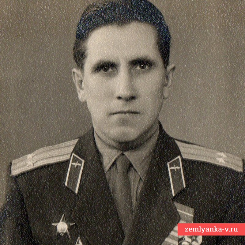Фото подполковника Спирина А.В. со знаком специалиста ИАС образца 1949 г.