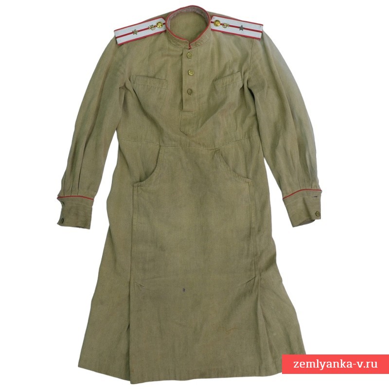 Платье мл. лейтенанта медицинской службы РККА образца 1943 года
