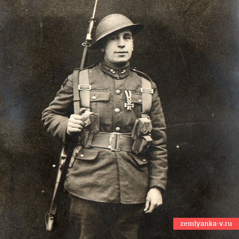 Фото британского солдата с Железным крестом 2 класса образца 1914 года
