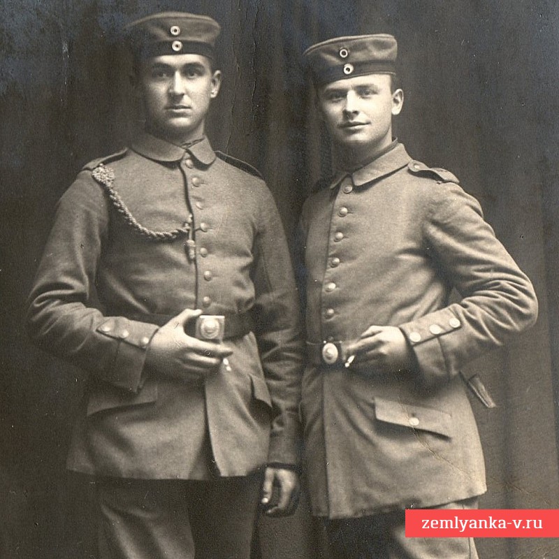 Фото двух пехотинцев кайзеровской армии со стрелковым шнуром