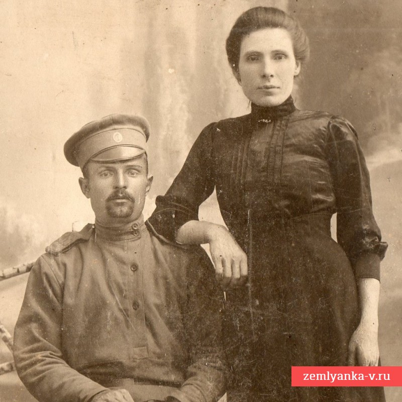 Фото нижнего чина 203-го пехотного Сухумского полка с супругой 