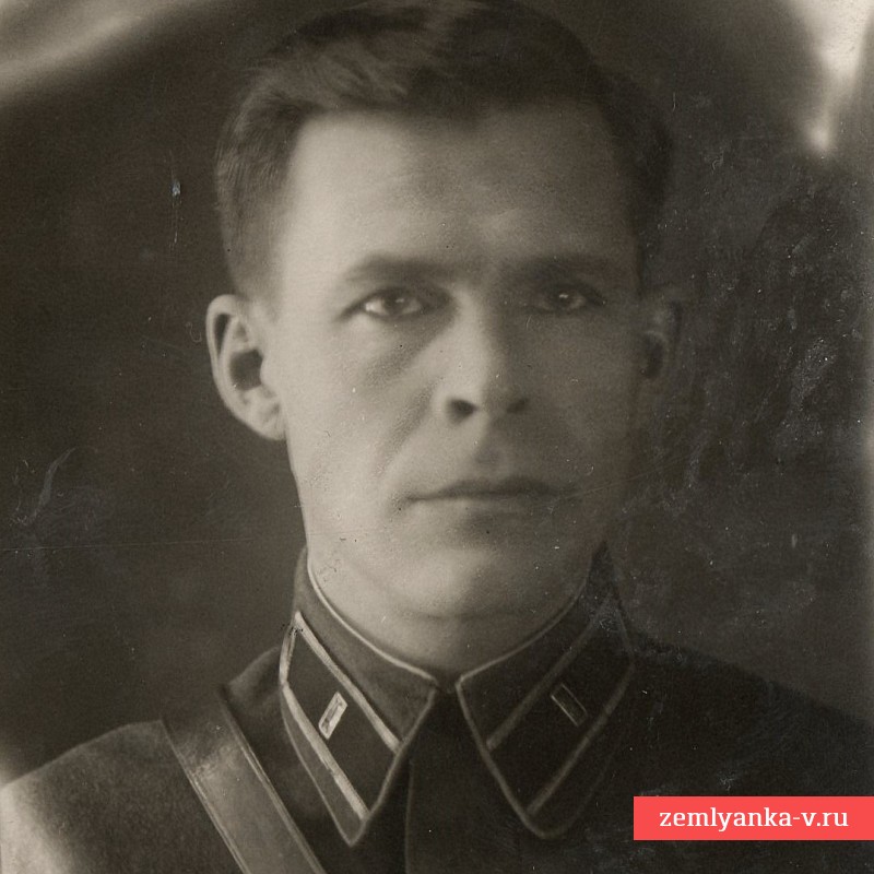 Портретное фото капитана пехоты РККА, 1939 г.
