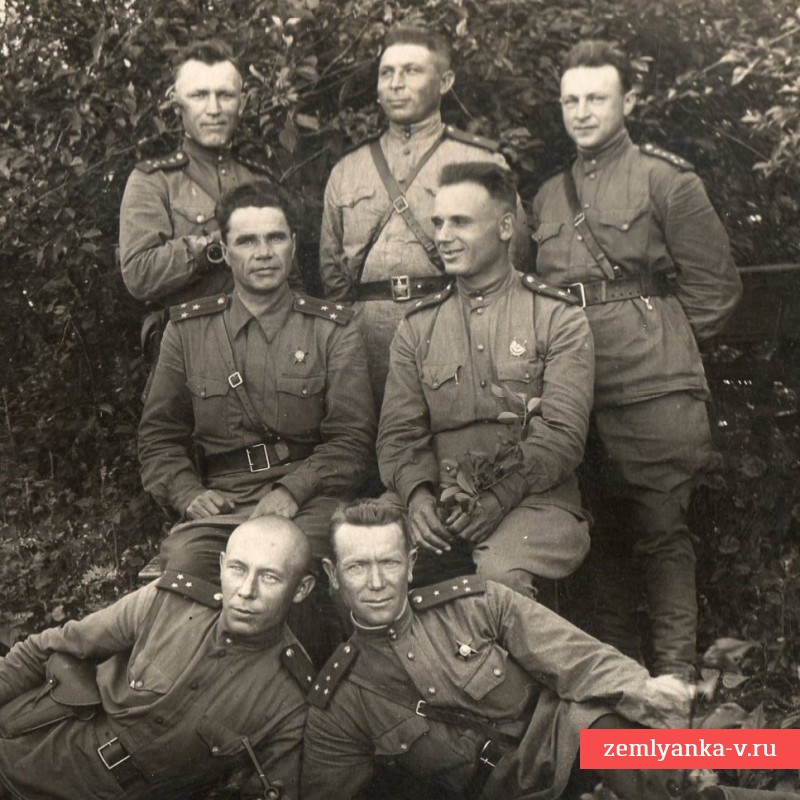 Групповое фото офицеров РККА на Курской дуге, 1943 г.