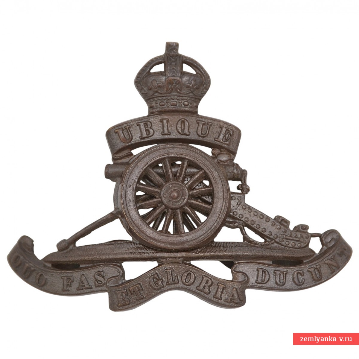 Кокарда на фуражку Королевской артиллерии (Royal Artillery) Британской армии. 