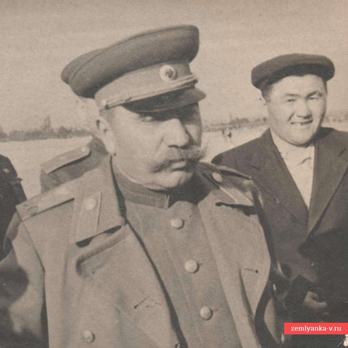 Фото маршала С.М. Буденного в составе делегации