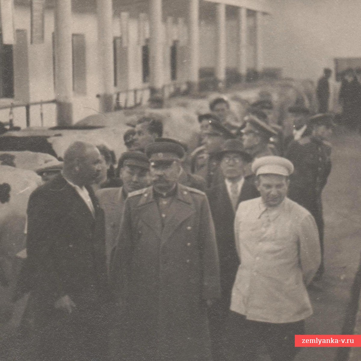 Фото маршала С.М. Буденного в составе делегации