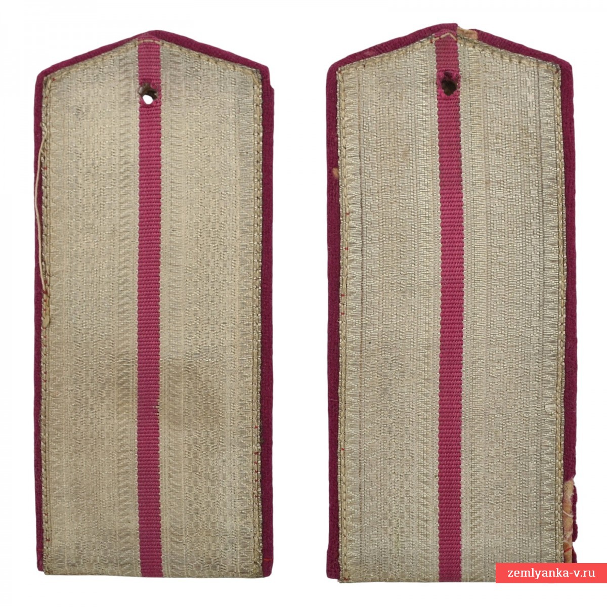 Погоны младшего офицерского состава интендантской службы РККА обр. 1943 года