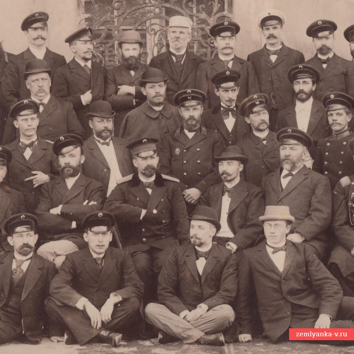 Групповое фото чиновников различных ведомств Российской империи