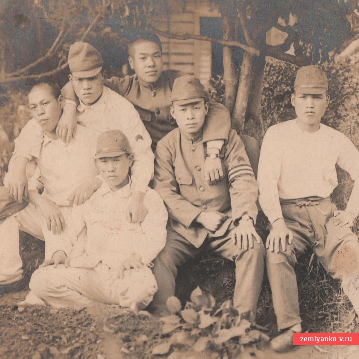 Групповое фото японских солдат