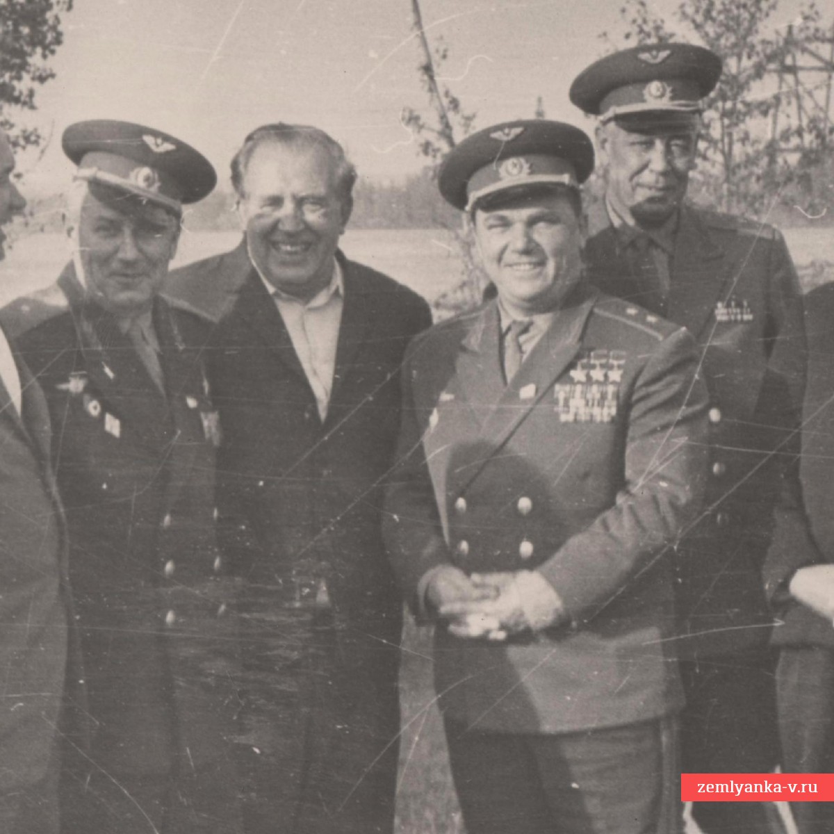 Фото генерал-полковника И. Кожедуба с товарищами