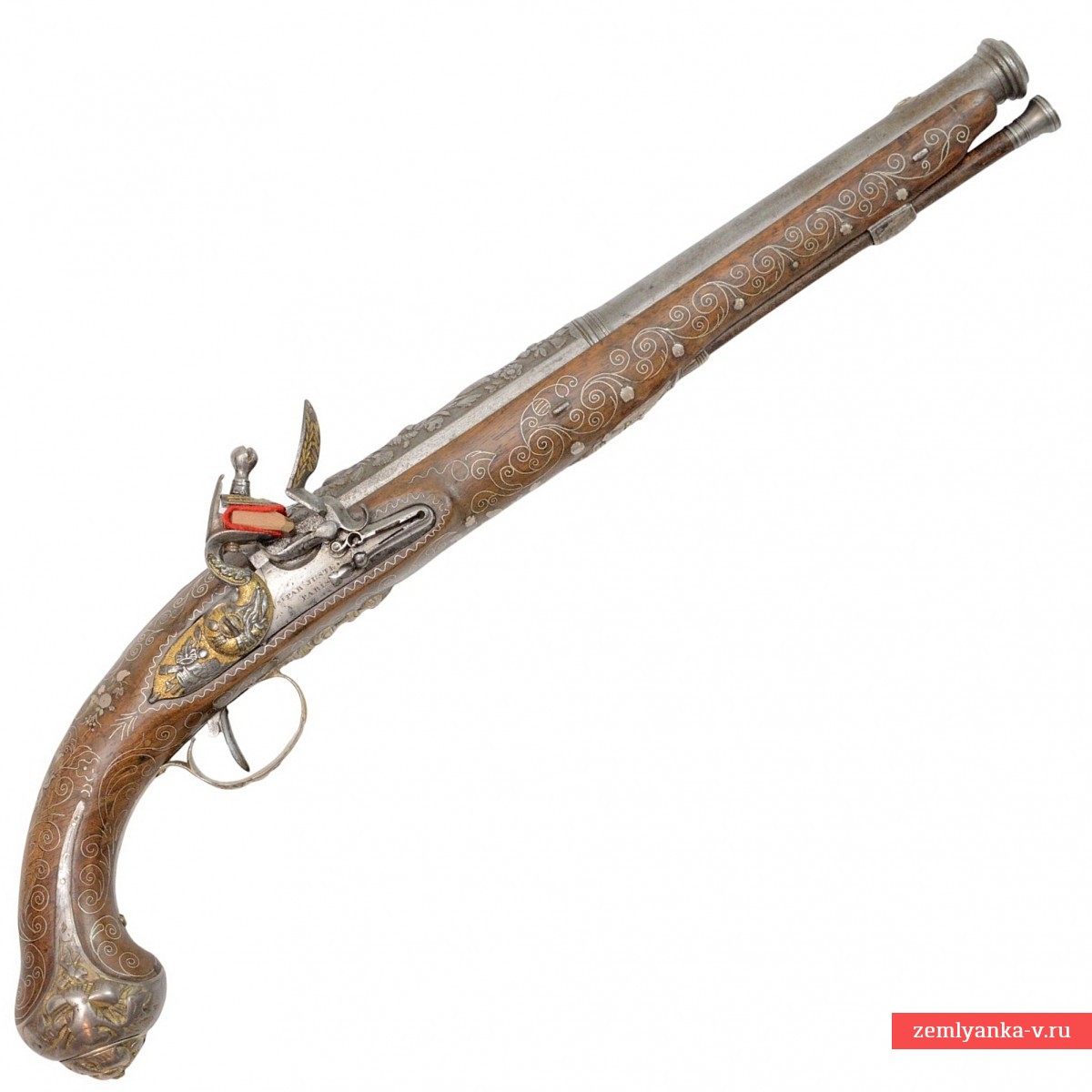 Французский пистолет работы Жана Жюсте с кремневым замком и серебряным прибором