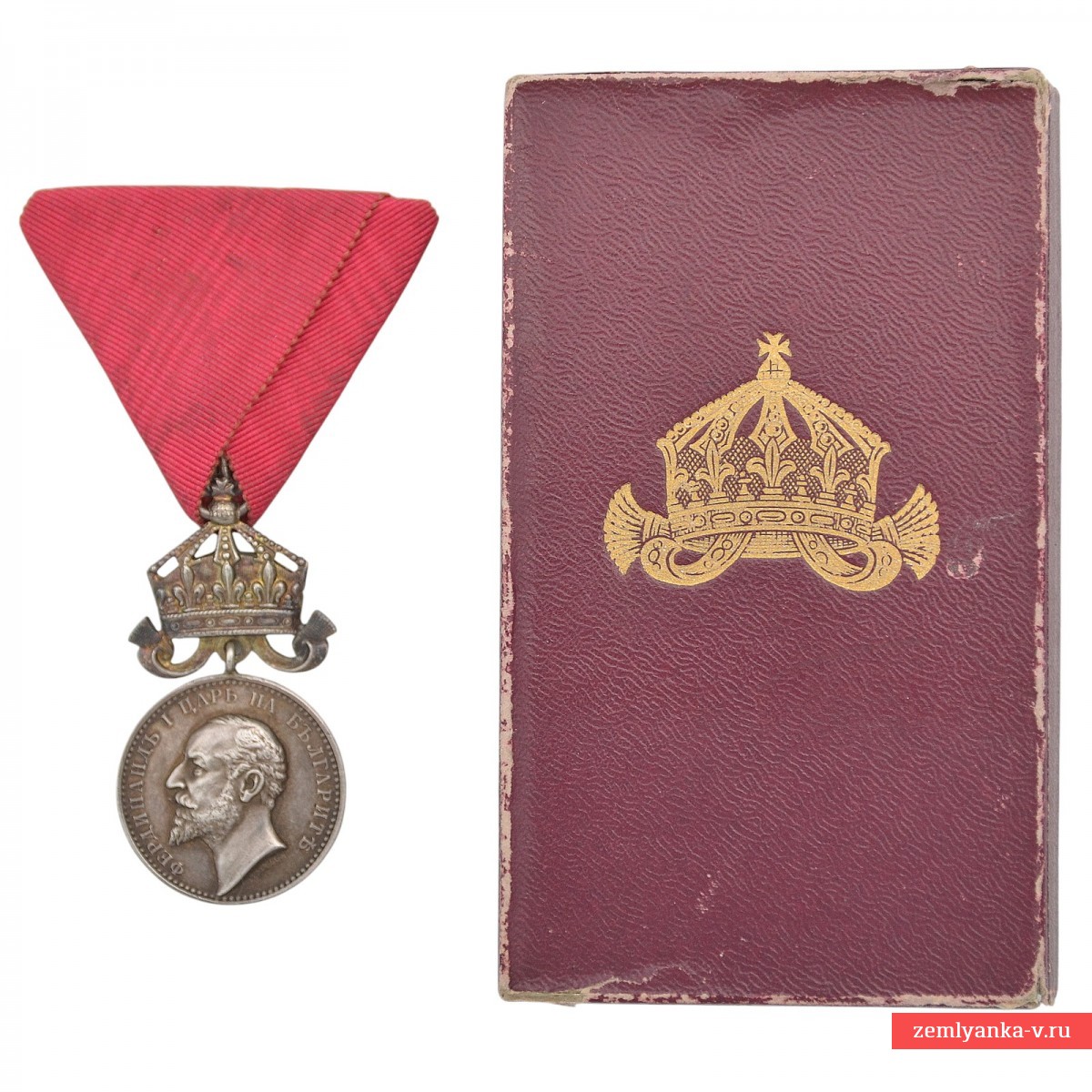 Болгария. Серебряная медаль «За заслуги» с короной, в футляре. Серебро с клеймами.