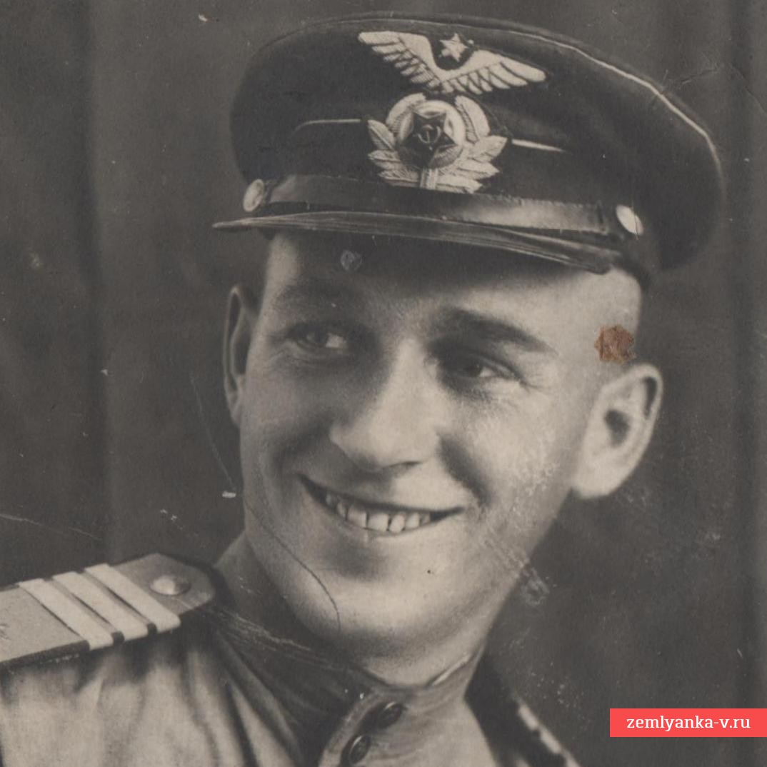 Портретное фото ст. сержанта ВВС РККА с дарственной подписью, 1944 г.