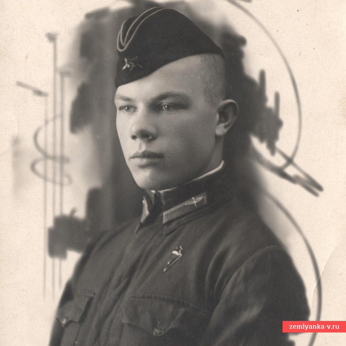 Фото курсанта ВВС РККА со знаком парашютиста, 1941 г.