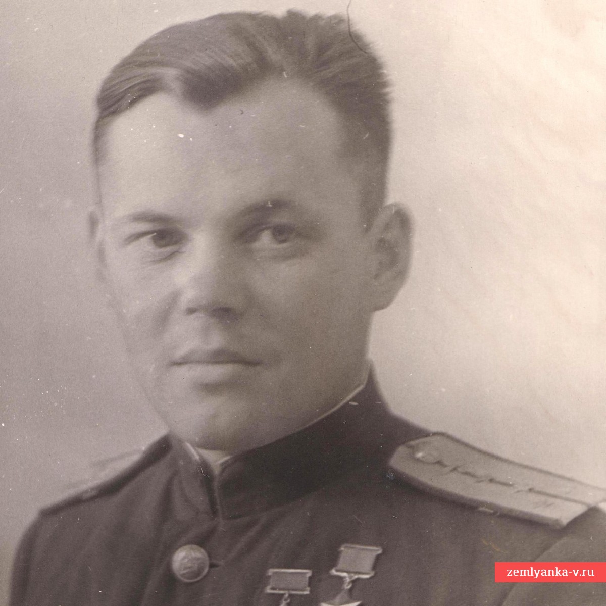 Фото одного из лучших лётчиков-асов ВОВ Г.А. Речкалова  – дважды Героя Советского союза