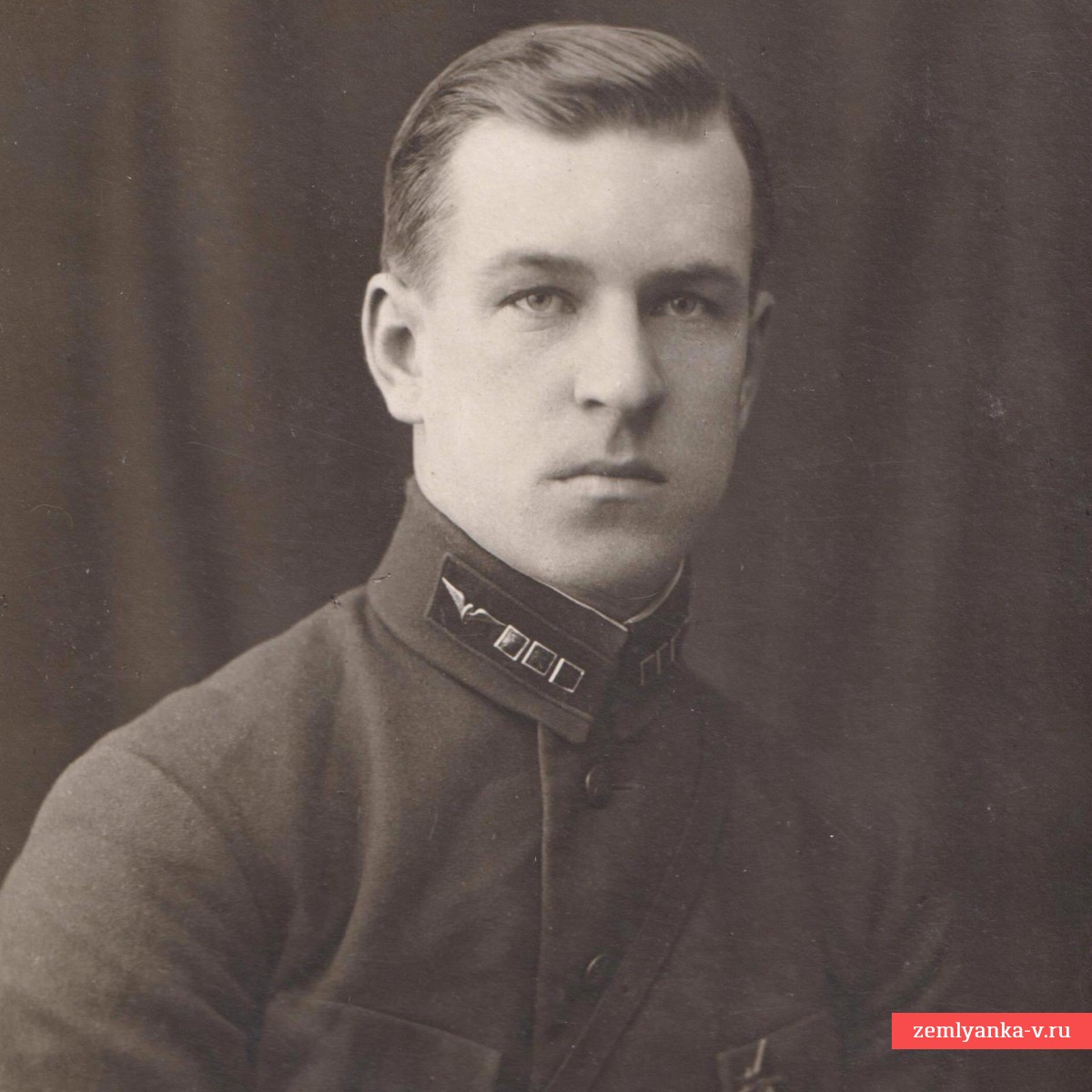 Фото Бородулина А.Л. – командира роты ВОСО с эмблемами обр. 1922 года