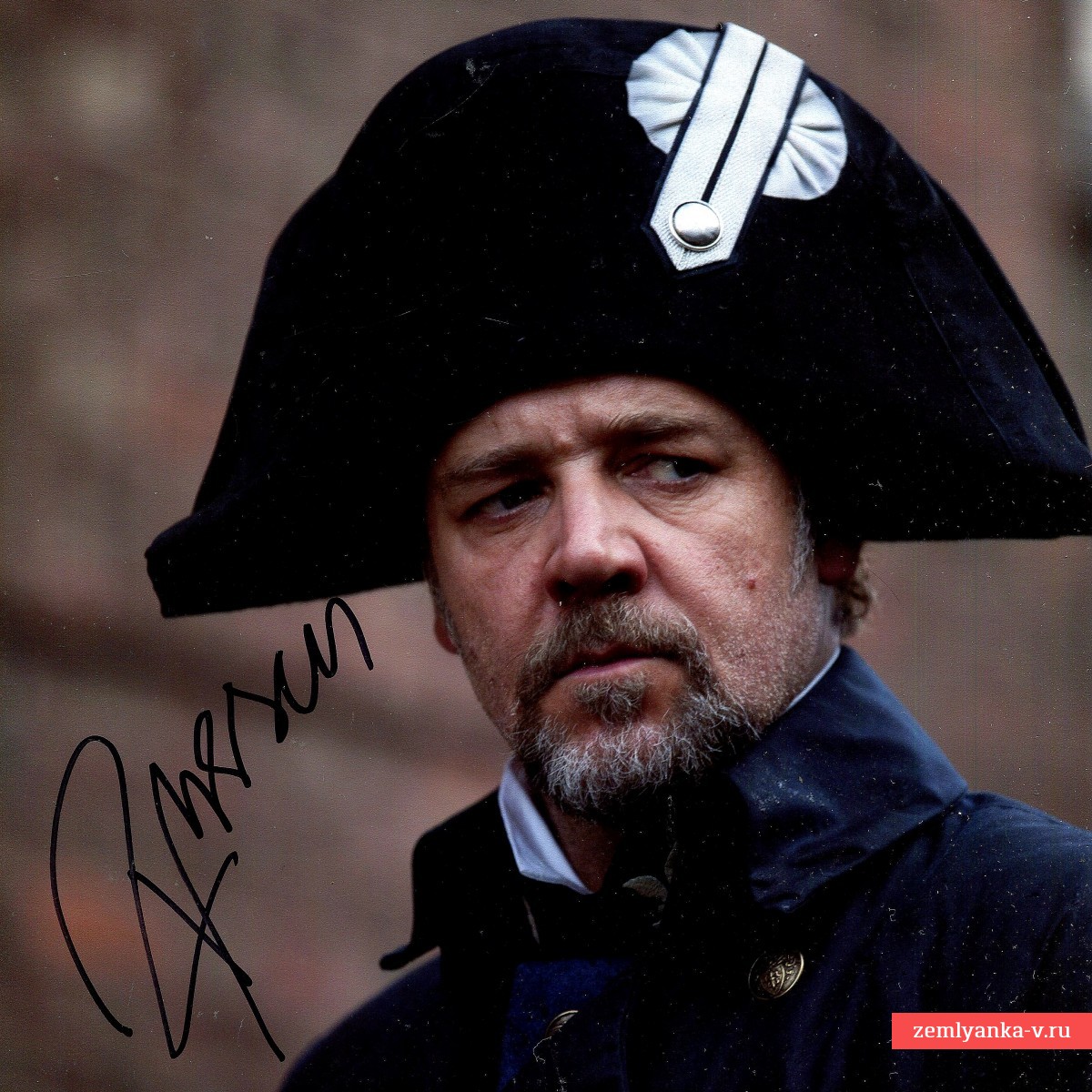 Фото голливудского актёра Рассела Кроу с собственноручным автографом