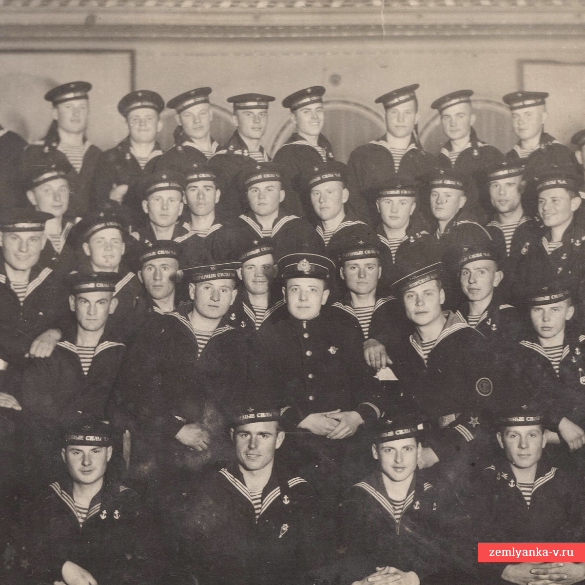 Фото матросов и командира военно-воздушных сил РККФ, 1940 г.