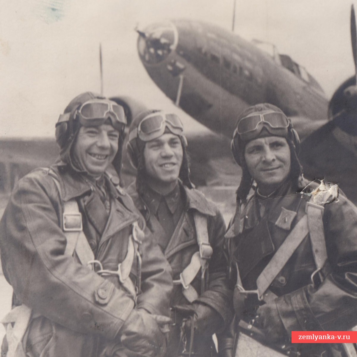 Фото одного из первых Героев Советского союза в войну Харитонова П.Т. с товарищами