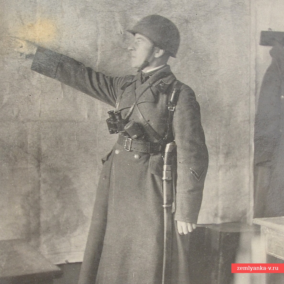 Фото капитана ж/д войск Бородулина А.Л. с шашкой обр. 1927 года