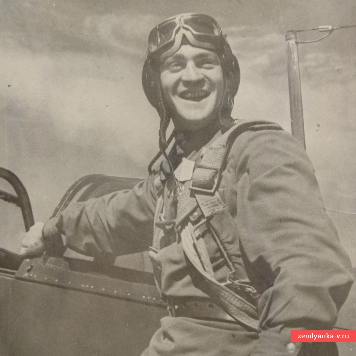 Фото летчика-истребителя Н.С. Павлушкина – Героя Советского союза