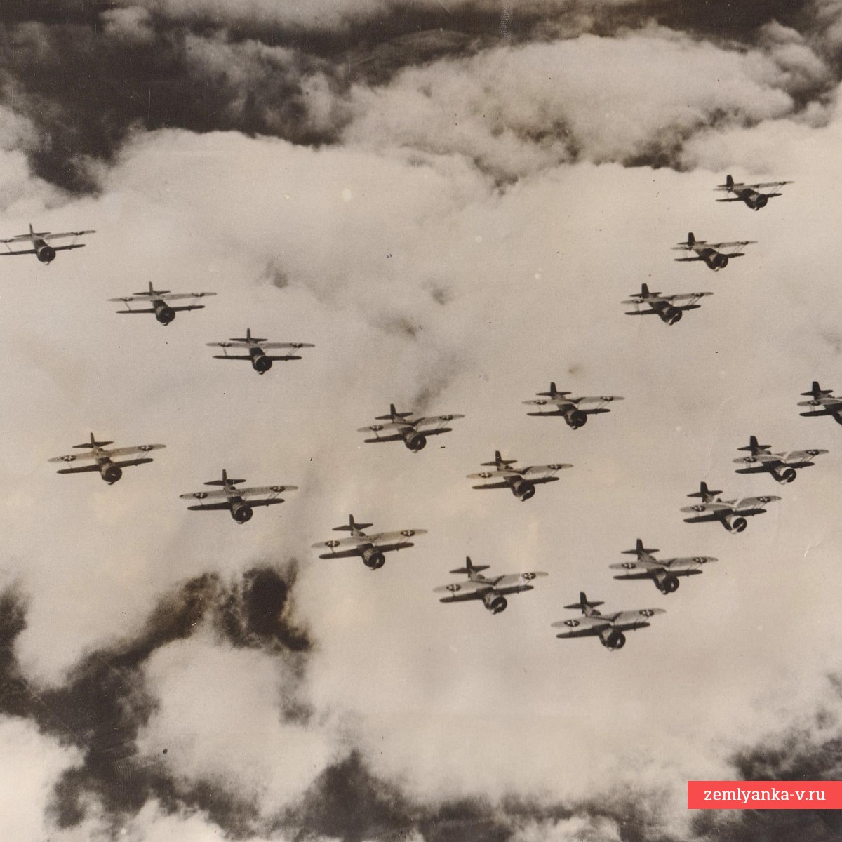 Пресс-фото «Бомбардировщики США над Тихим океаном»